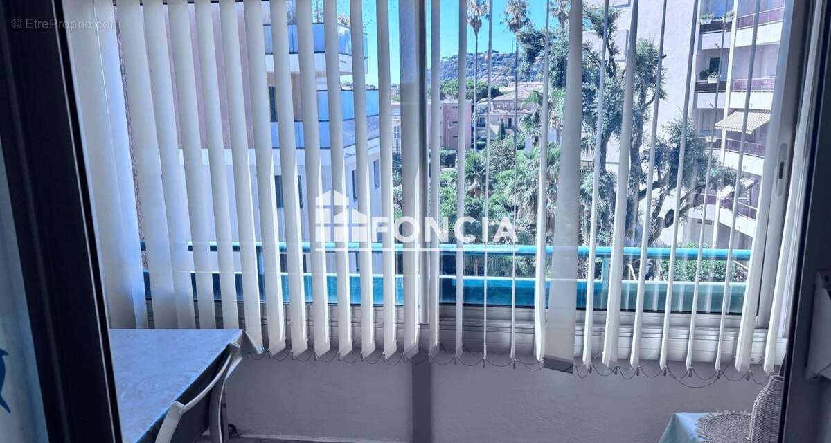 Appartement T2 avec garage fermé - Proche centre-ville et bord de mer - photo 7