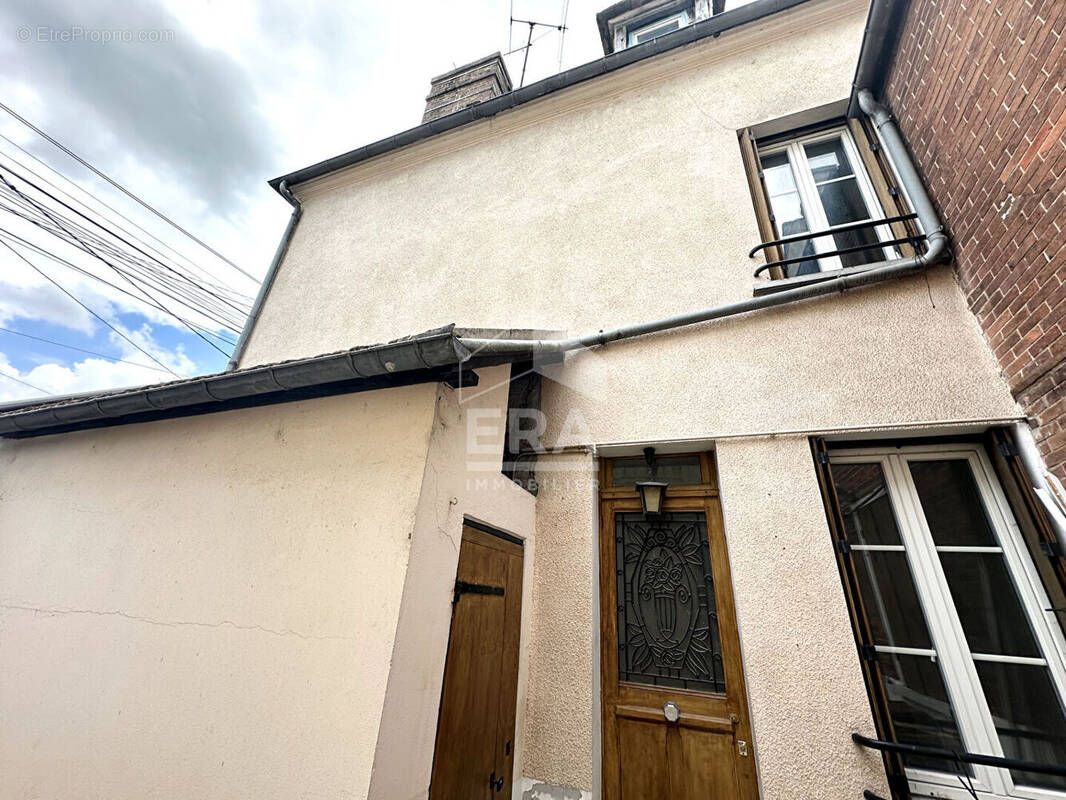 Maison à MONTEREAU-FAULT-YONNE