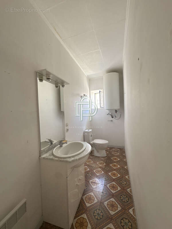 Maison à OUVEILLAN