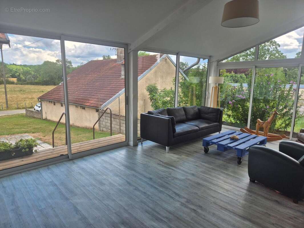 Maison 124 m² à Dammartin-Marpain  - photo 6