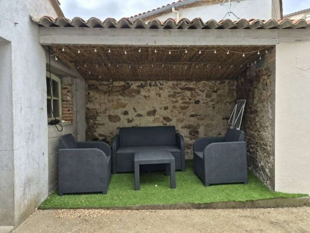 Maison à LA TESSOUALLE