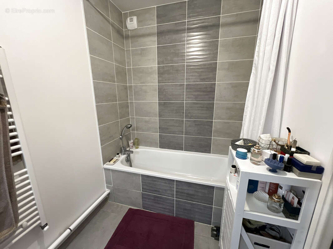 Appartement à SAINT-LAURENT-DE-MURE