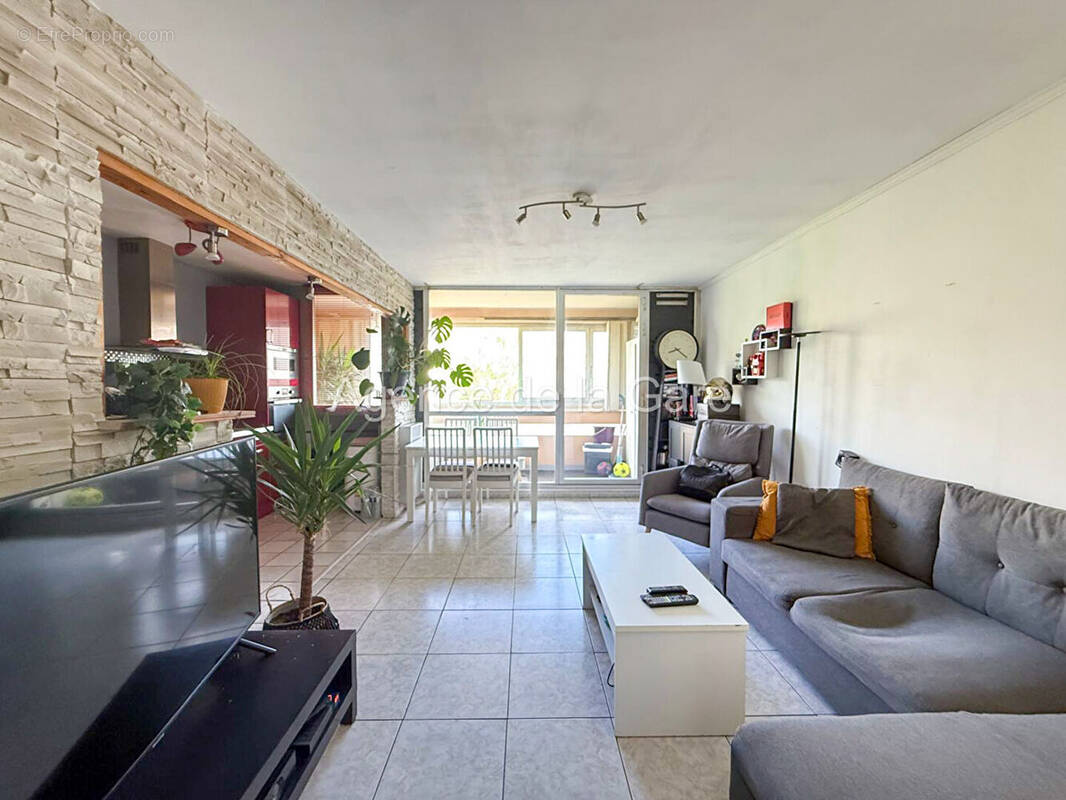 Appartement à SARTROUVILLE