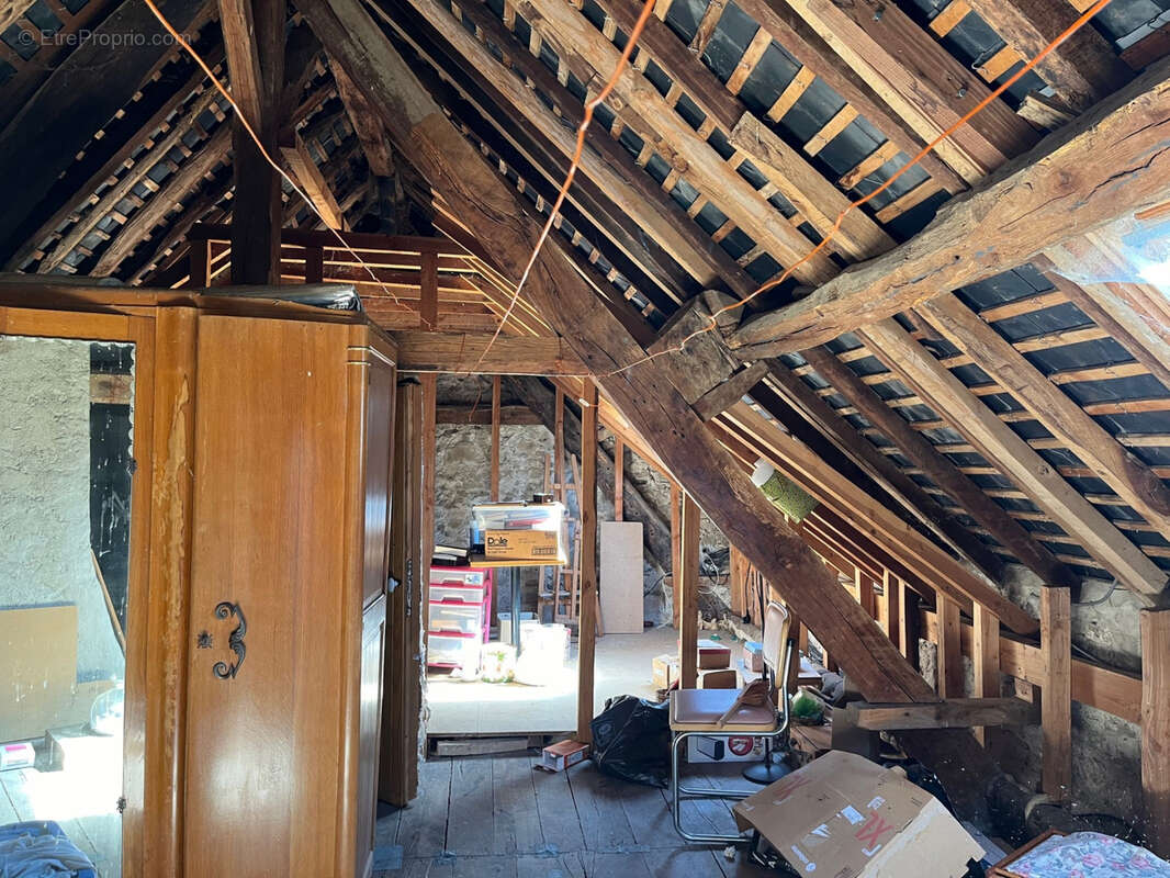 Maison à LA CROISILLE-SUR-BRIANCE