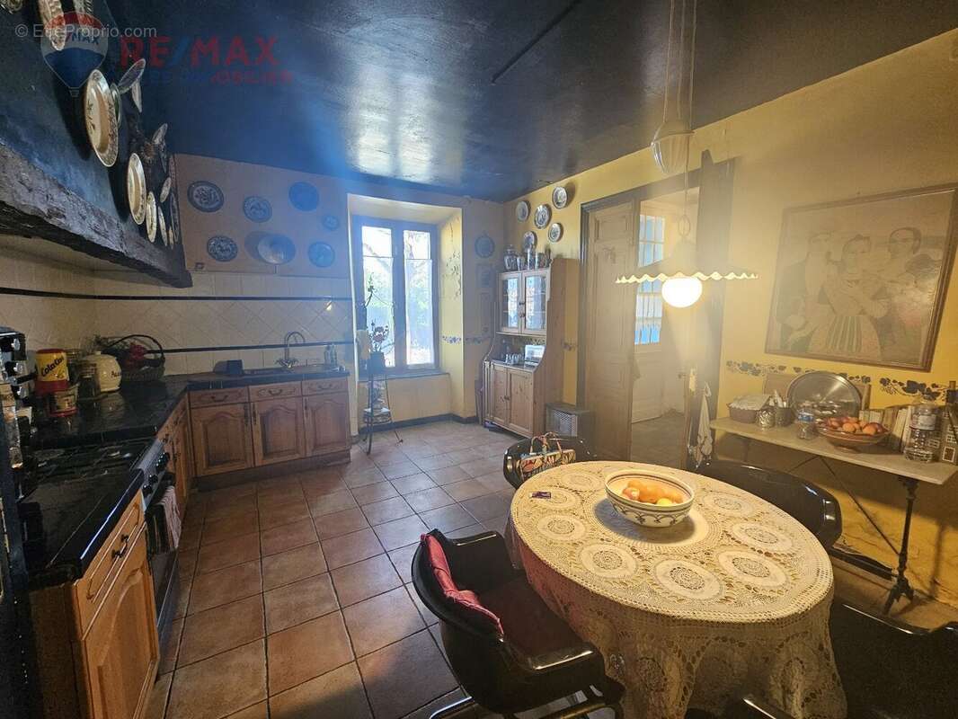 Grande maison vigneronne de type 8 avec garage et jardin - photo 6