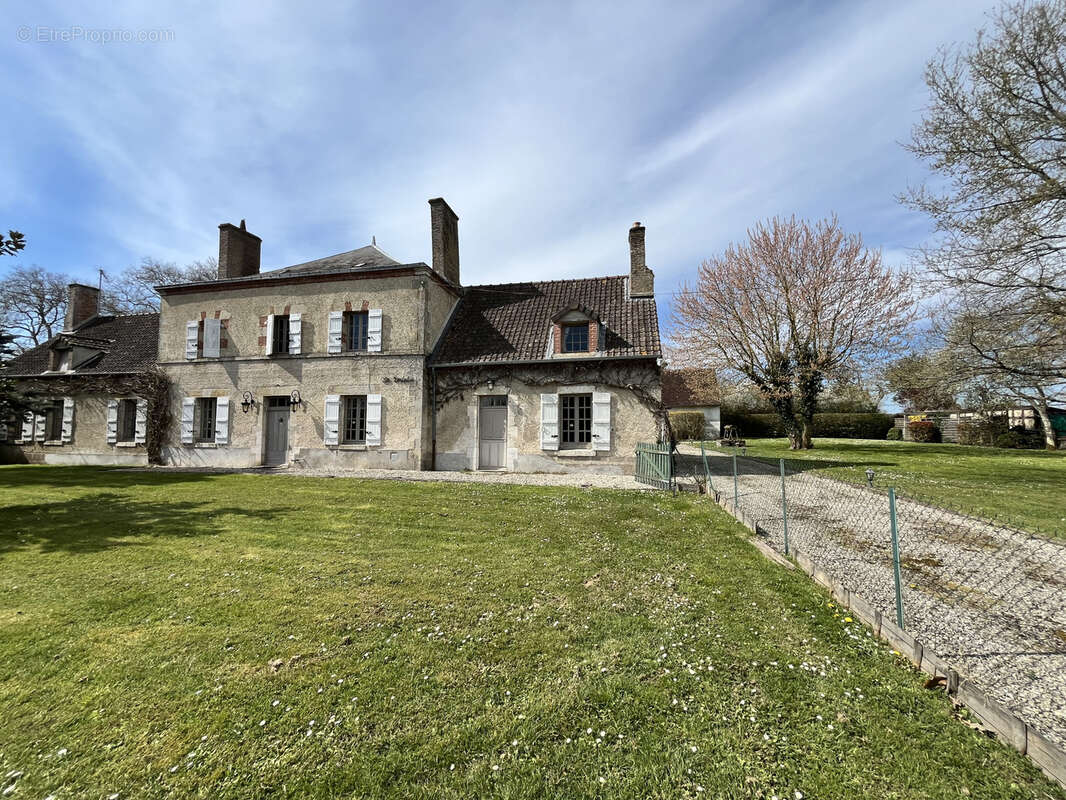 Maison à VIEILLES-MAISONS-SUR-JOUDRY