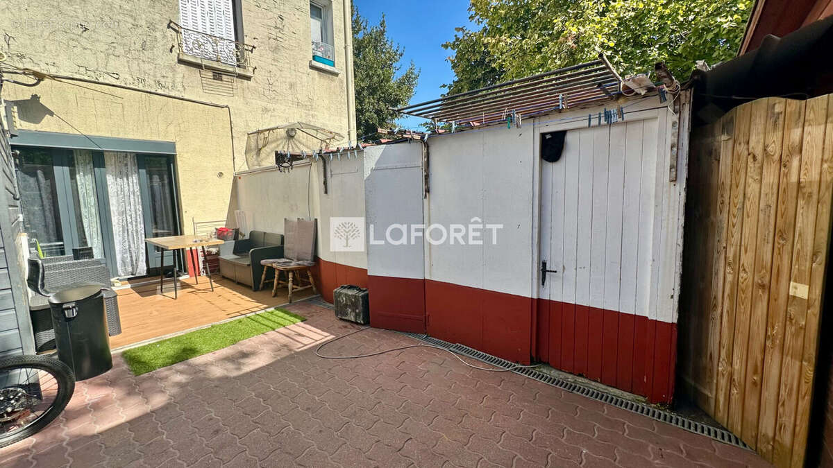 Appartement à LES PAVILLONS-SOUS-BOIS