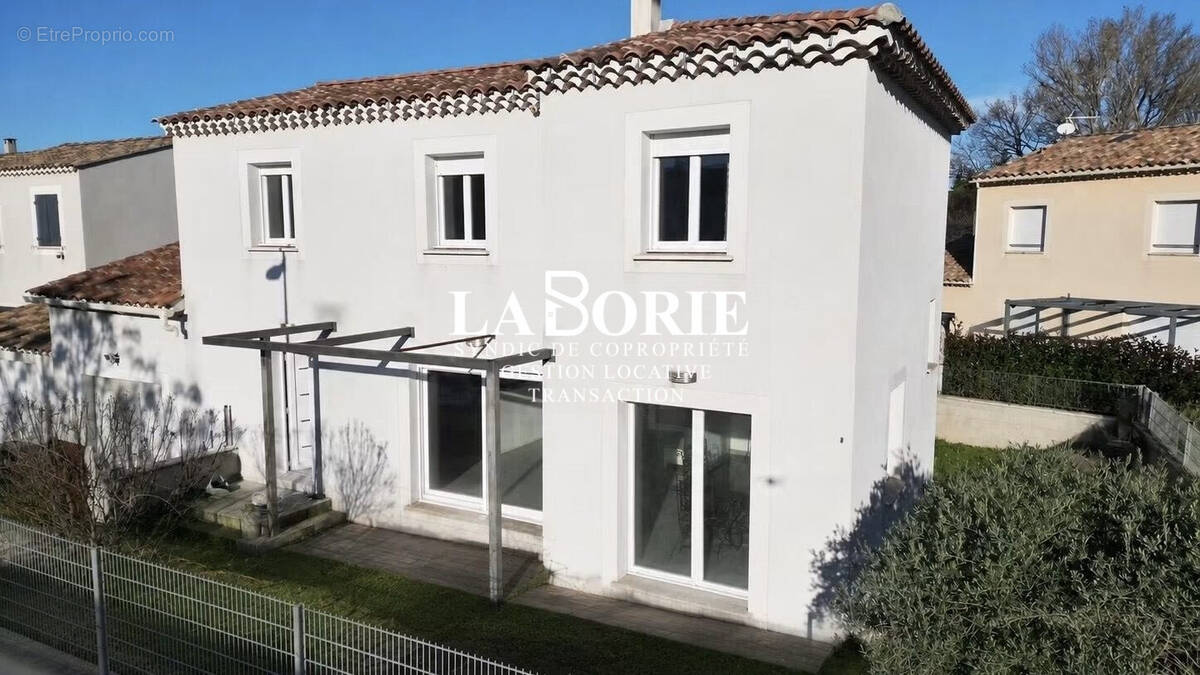 Maison 110 m² à Vedene  - photo 1