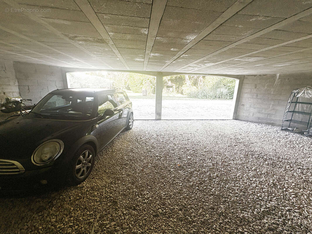 Maison à SAINT-JULIEN-LES-VILLAS