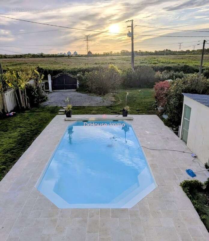 Maison à AMBES