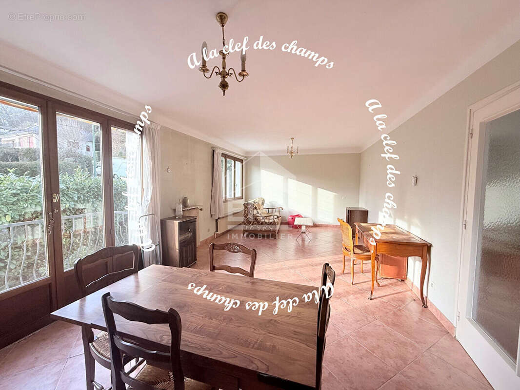 Maison à BURES-SUR-YVETTE