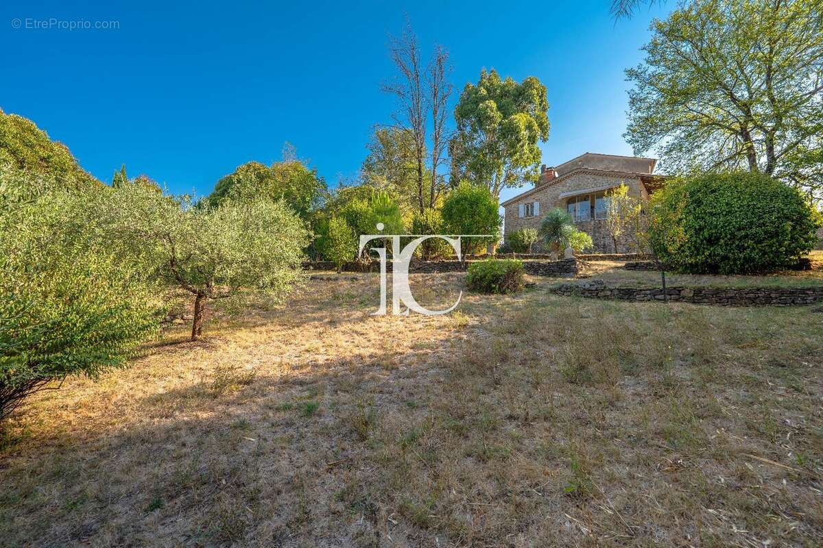Mas 198m² habitables, 3000m² de terrain , a deux pas de tous commerces - photo 21