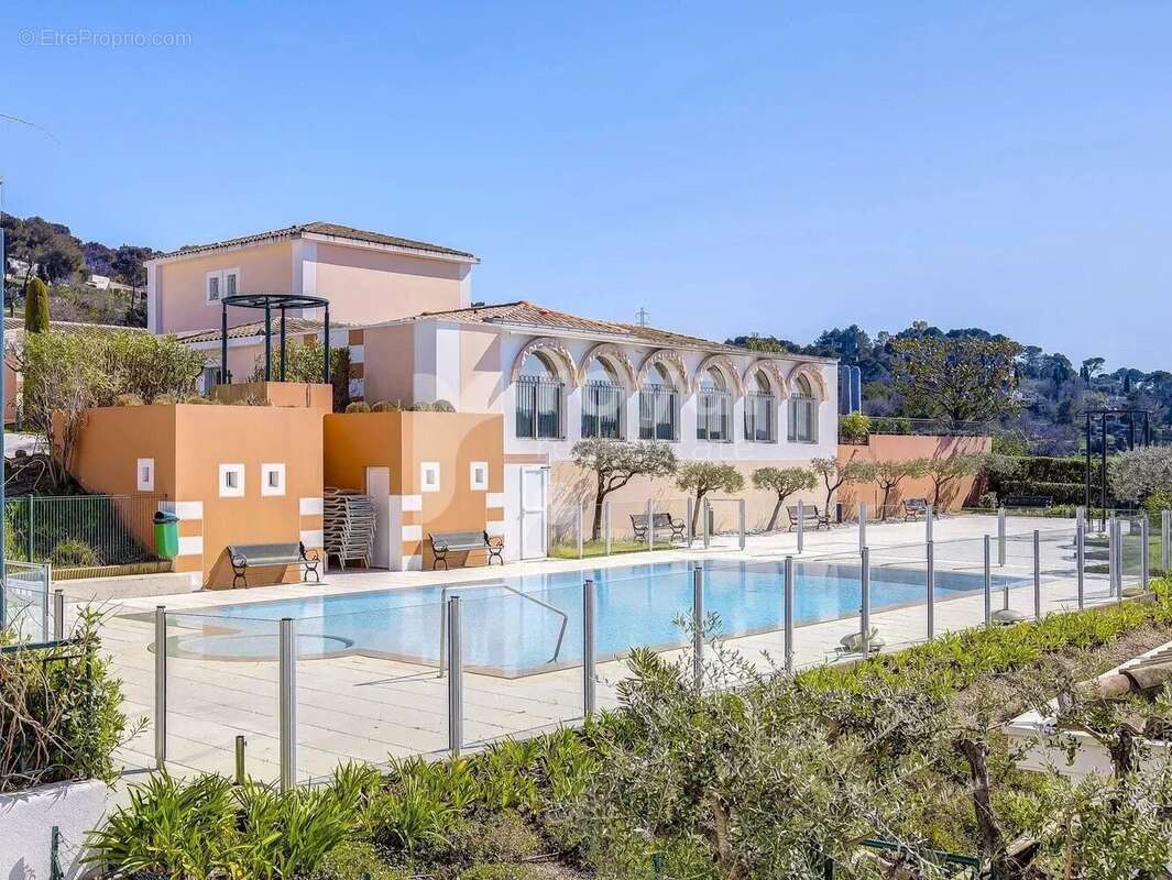 Appartement à MOUGINS