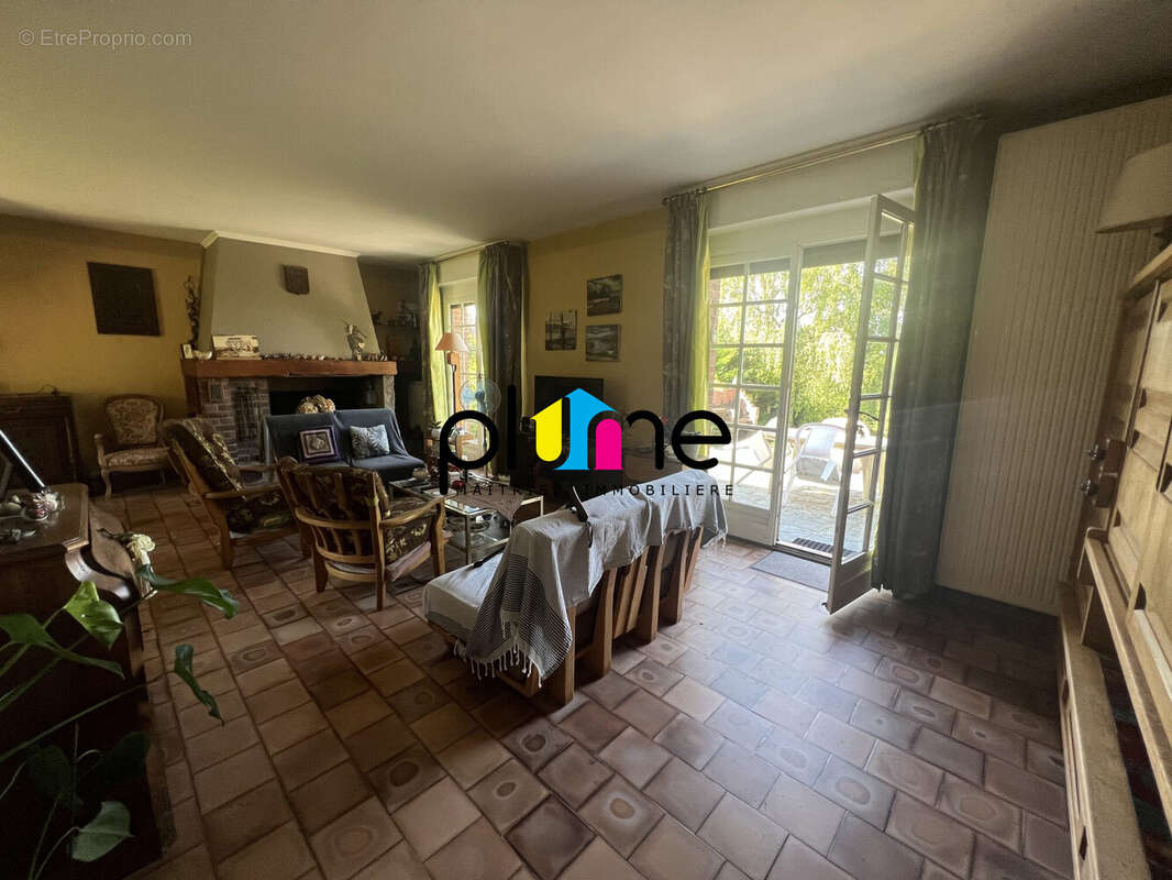 Maison à MONT-SAINT-ELOI