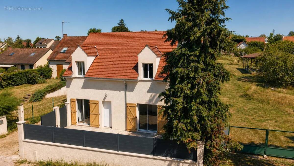 Maison à BENNECOURT