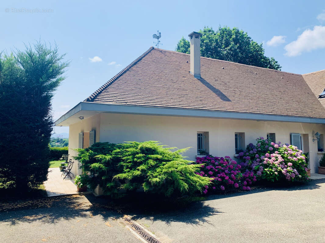 Maison à CHARBONNIERES-LES-BAINS