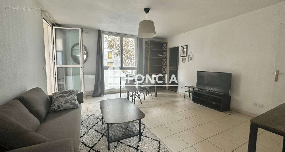 Appartement à MARSEILLE-2E