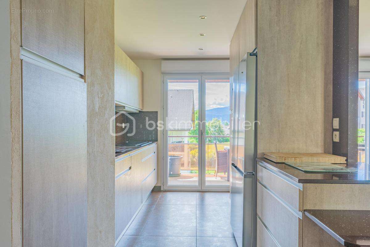 Appartement à POISY