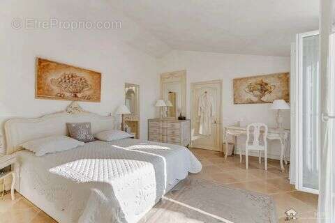 Maison 160 m² à Grimaud  - photo 3