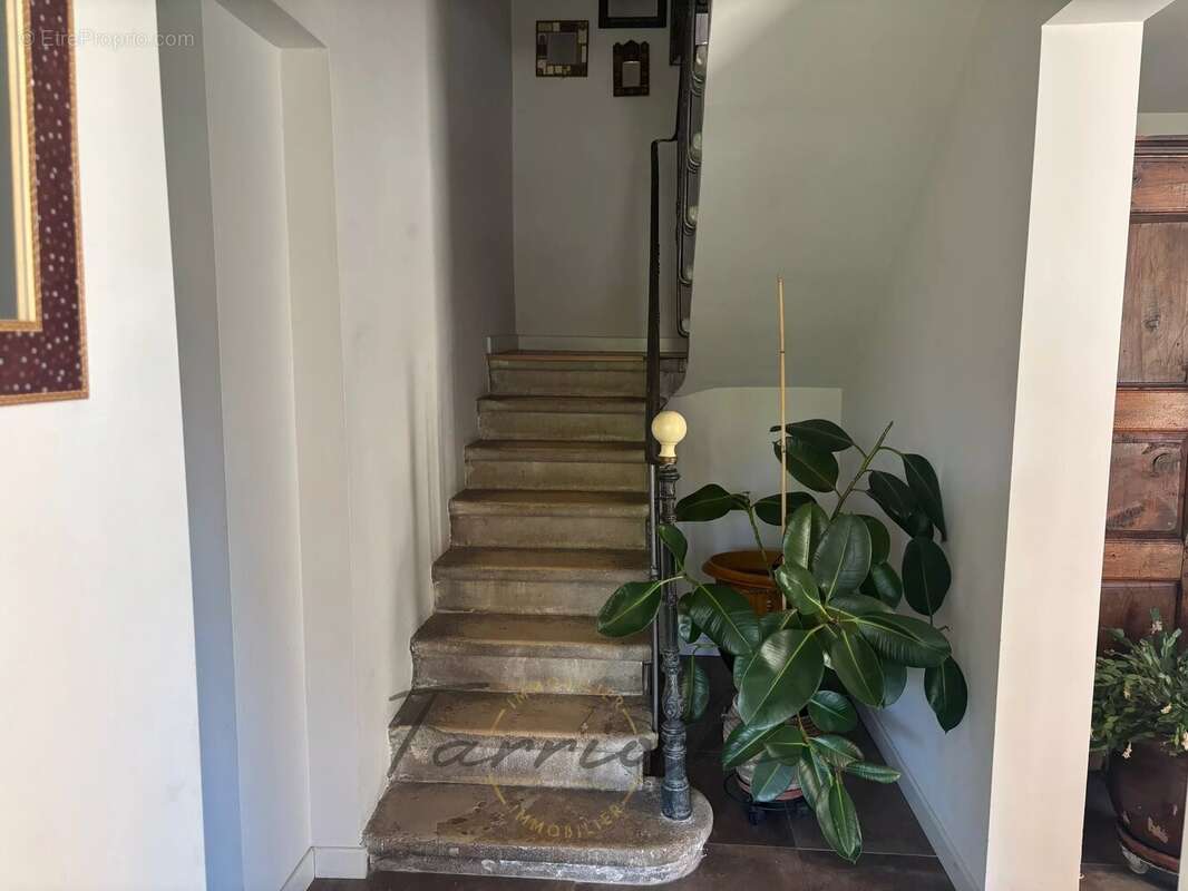 Maison à MONTELIMAR