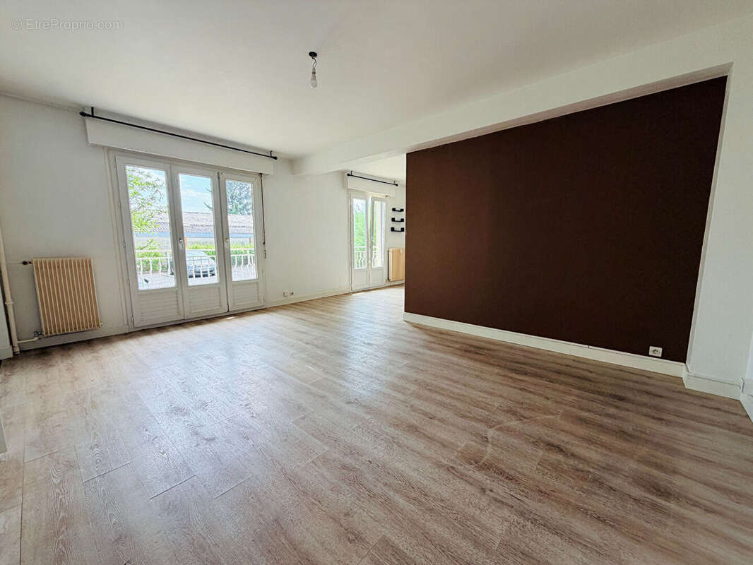 Superbe appartement 4 pièces lumineux à Reims avec balcon et parking - photo 2