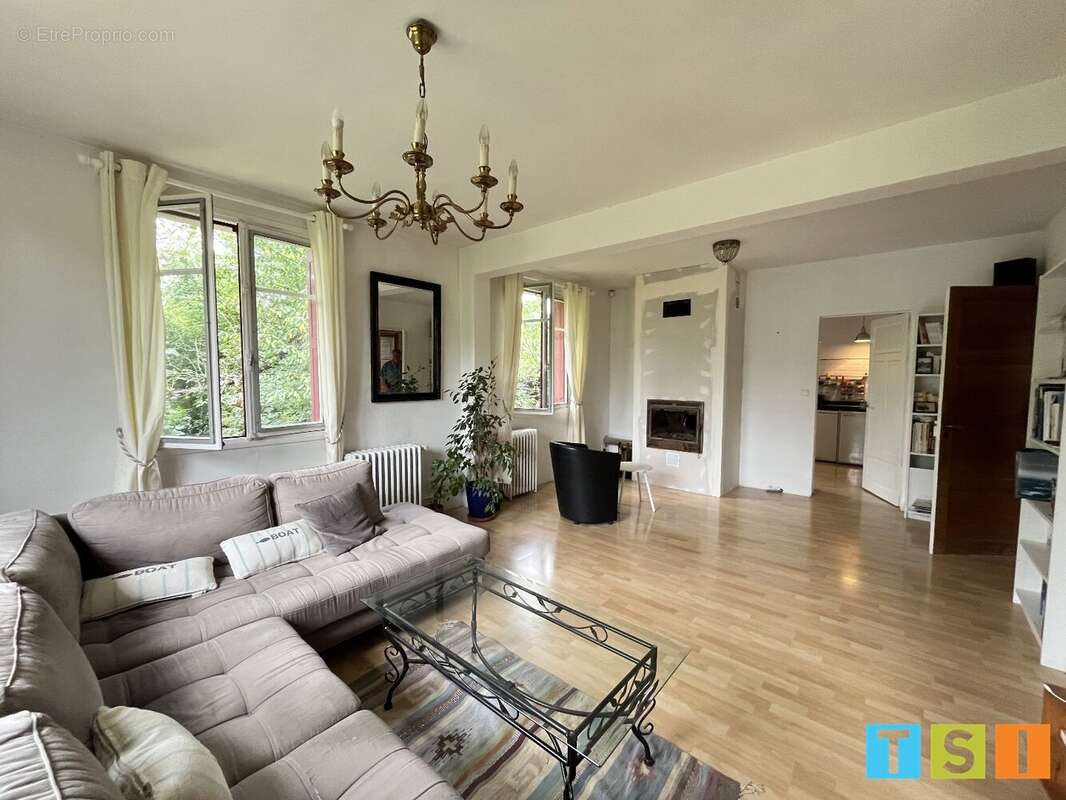 Maison à MONTREJEAU