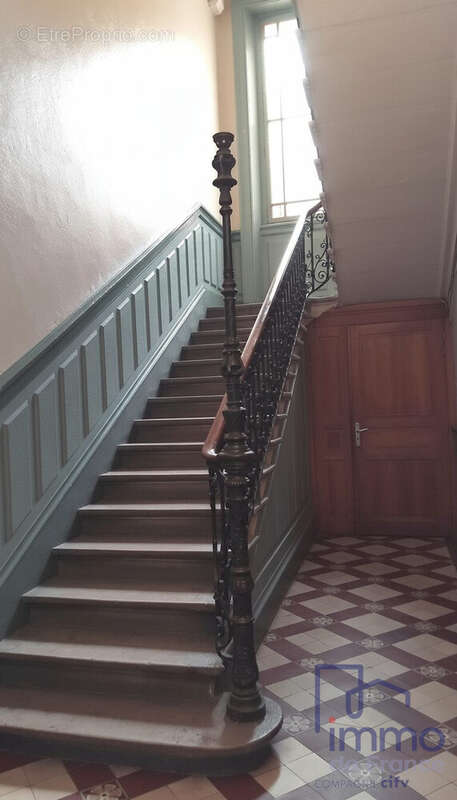 Appartement 111 m² à Saint-Etienne  - photo 9
