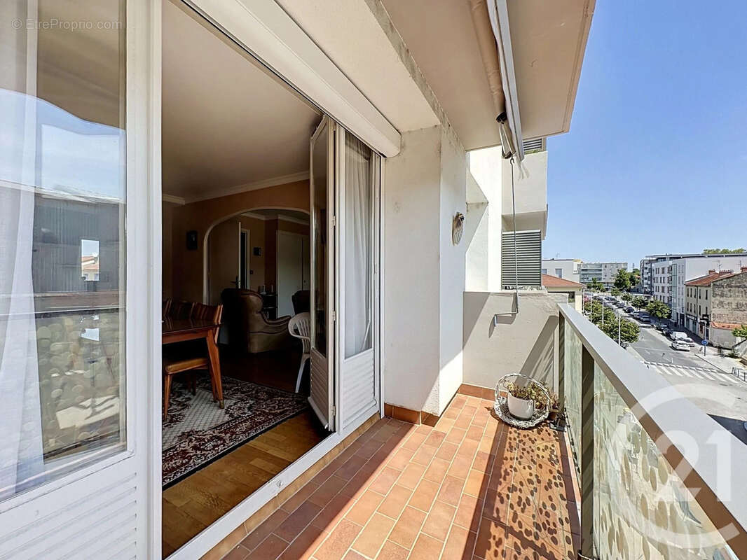 Appartement 66 m² à Venissieux  - photo 4