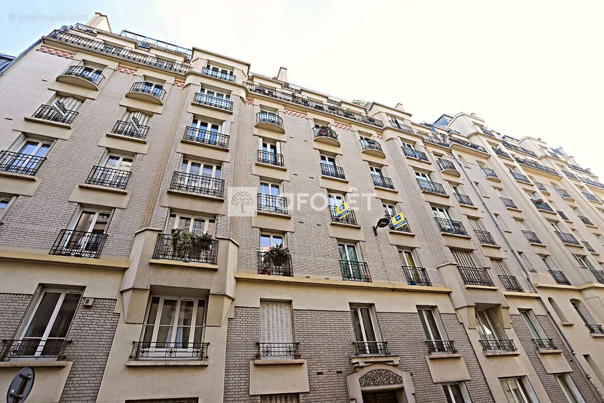 Appartement à PARIS-14E
