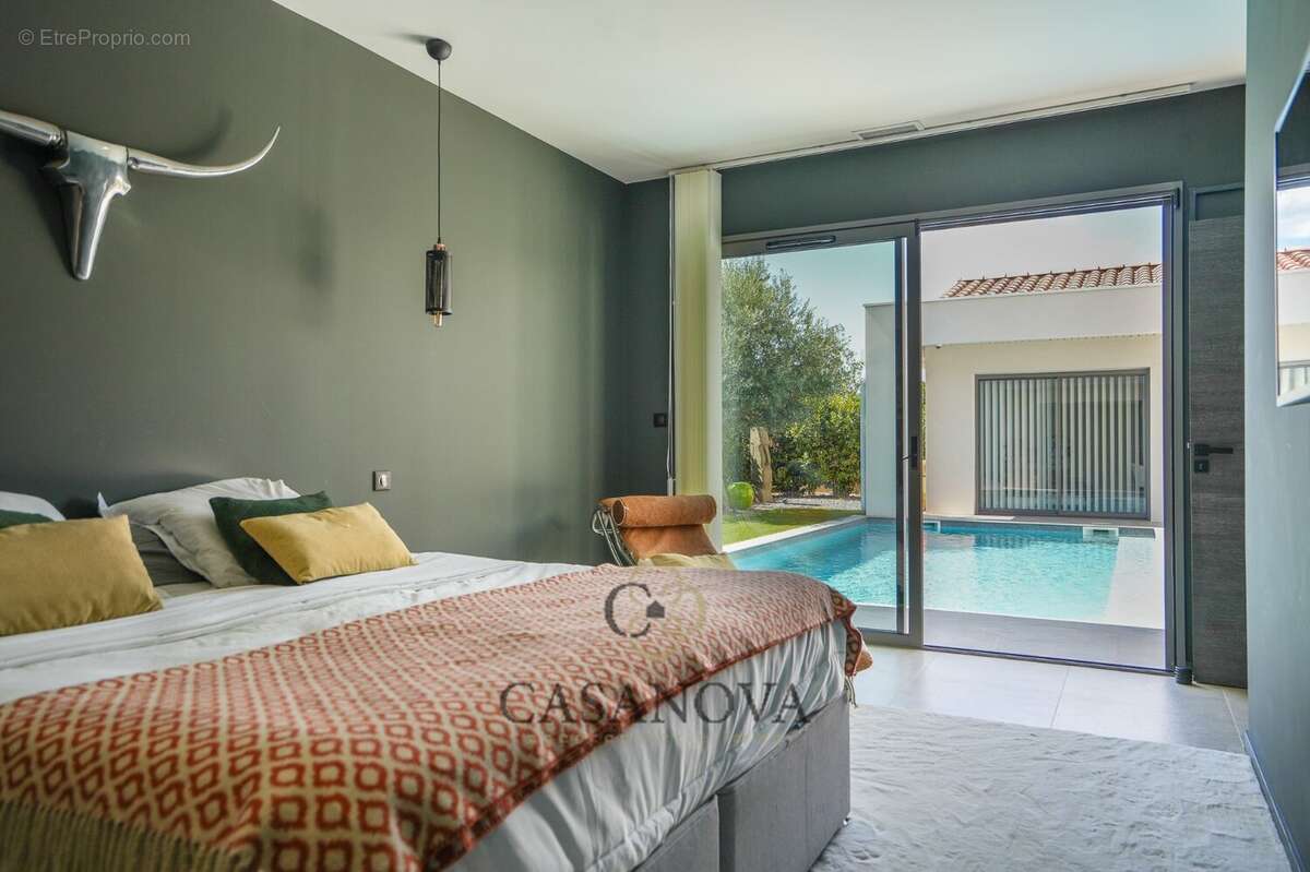 Maison à SAINT-MATHIEU-DE-TREVIERS