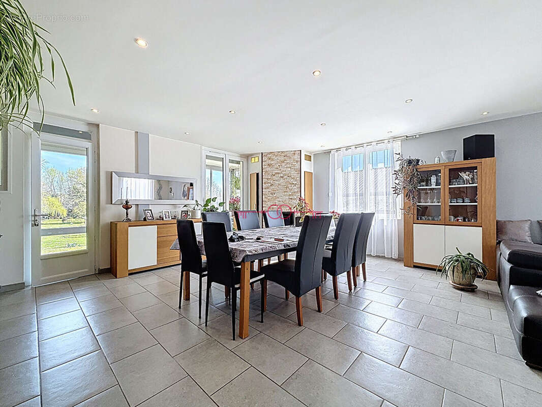 Maison à SAINTE-MENEHOULD