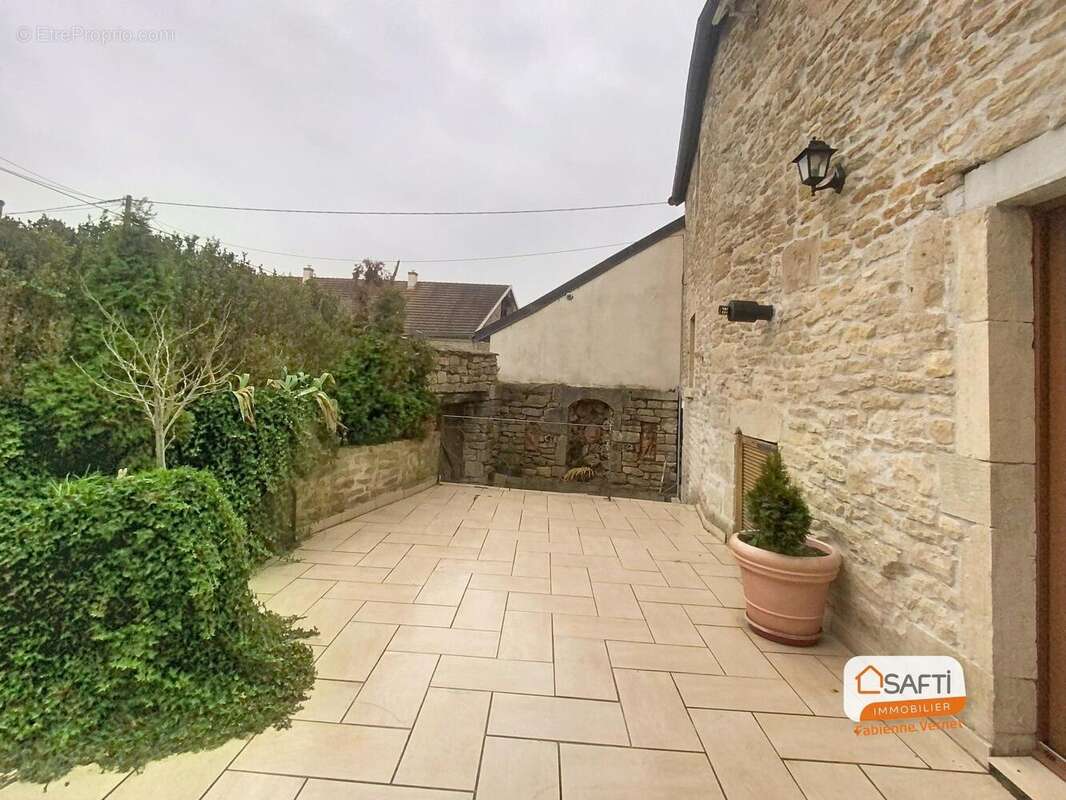 Photo 2 - Maison à SAFFRES