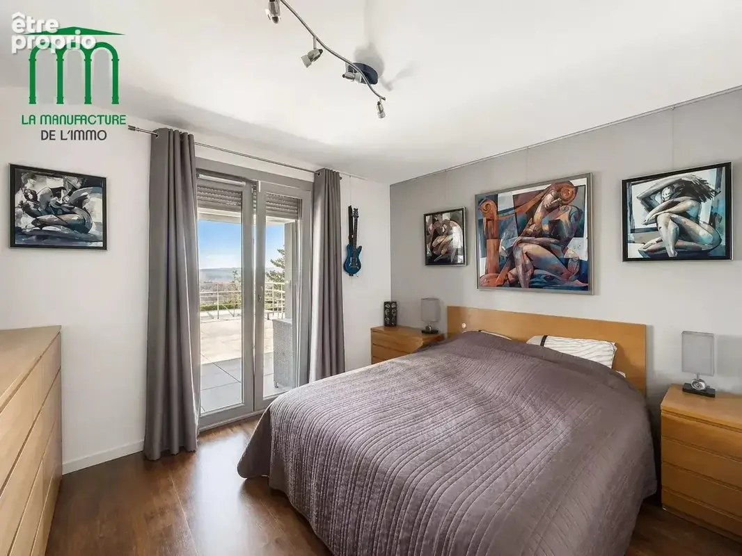 villa d'exception avec piscine et dépendances / saint-genest lerpt golf - photo 10