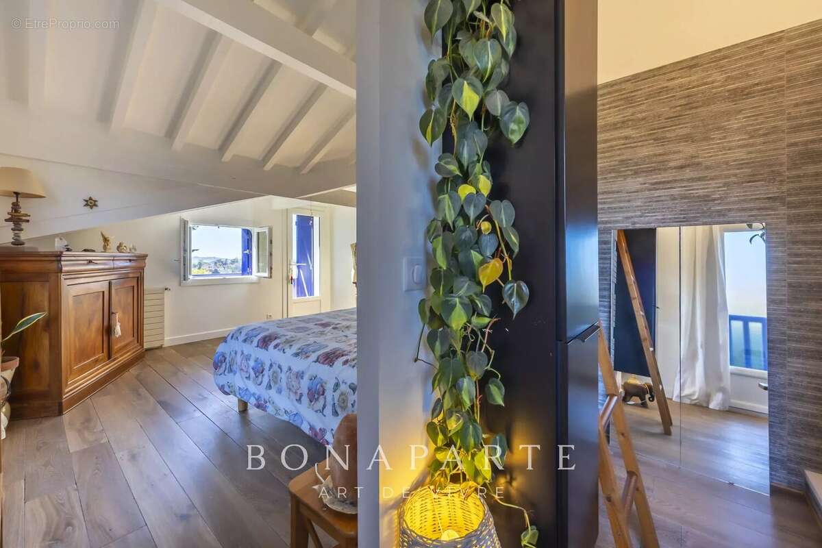 Saint-jean-de-luz - propriete avec piscine et annexe - photo 13