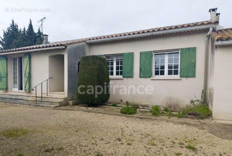 Maison à FONTVIEILLE