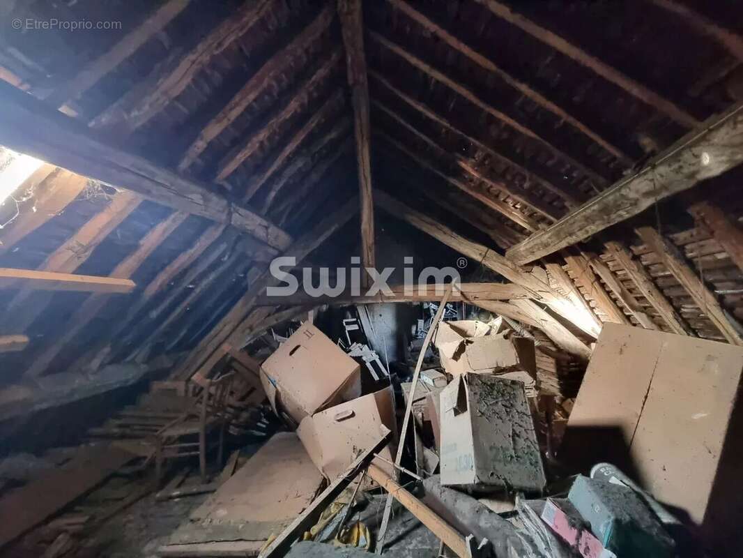 Appartement à VARZY