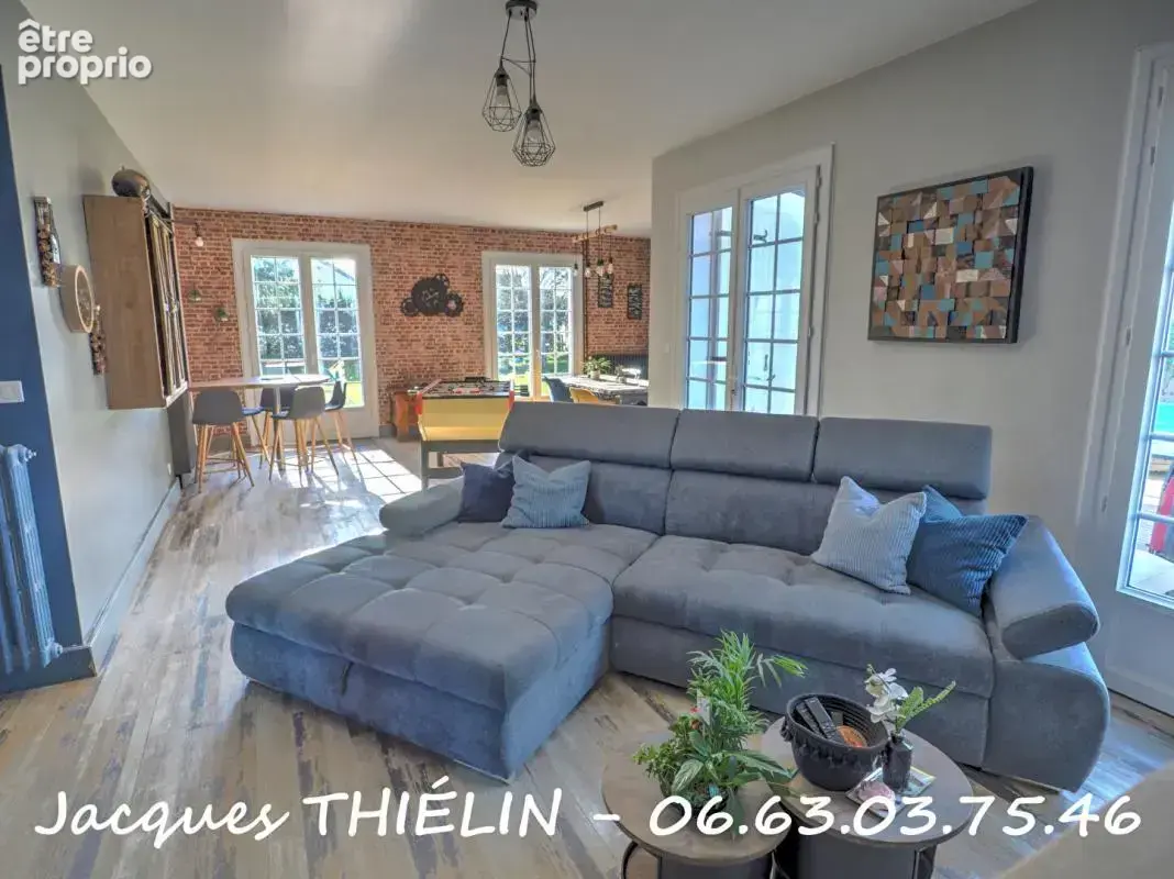 Maison familiale en hyper centre-ville de Longué - photo 3