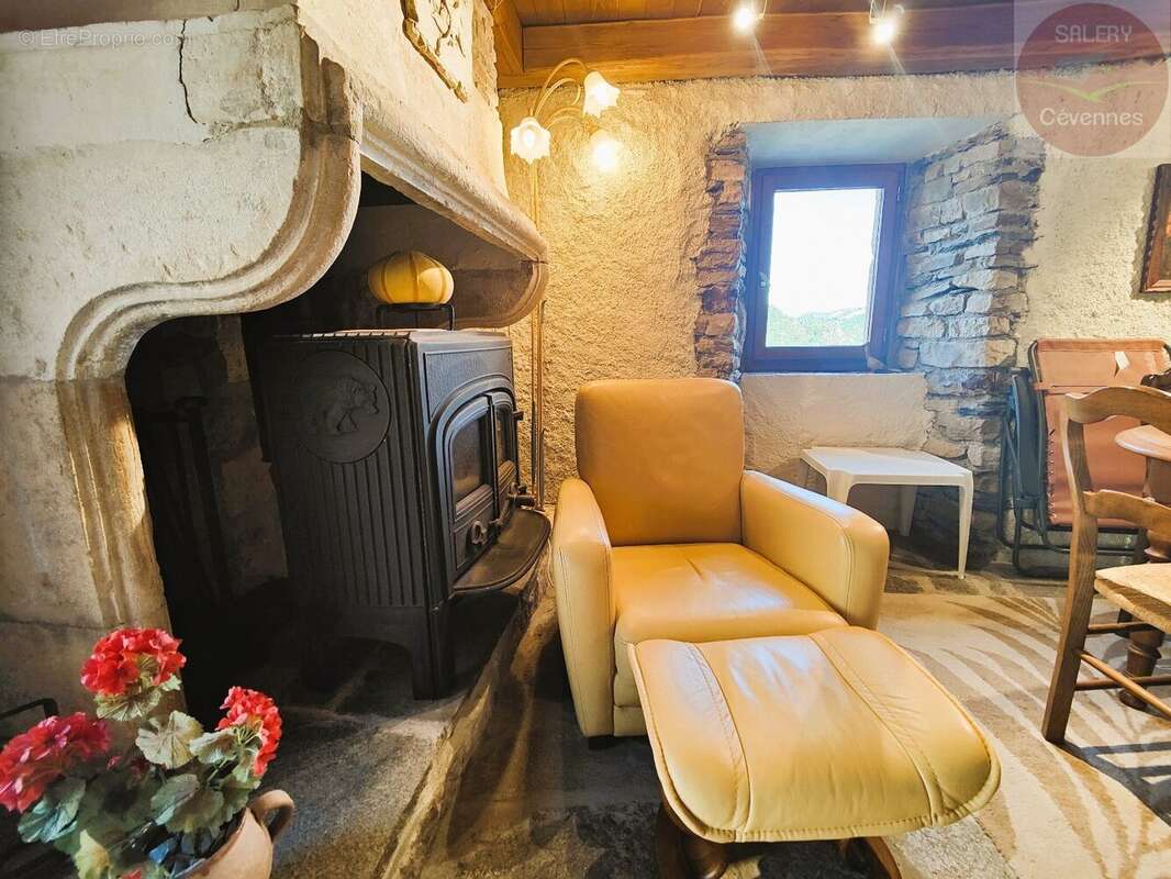 Charmante maison en pierre, terrasses ensoleillées et douceur de vivre - photo 3