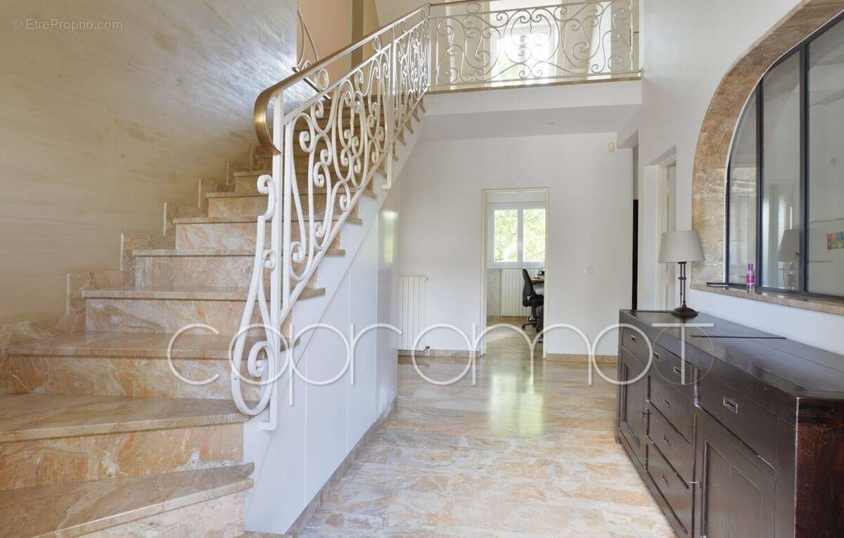 Maison à VILLENEUVE-LE-ROI