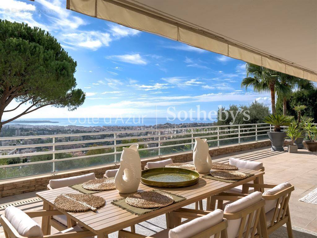 Appartement à LE CANNET