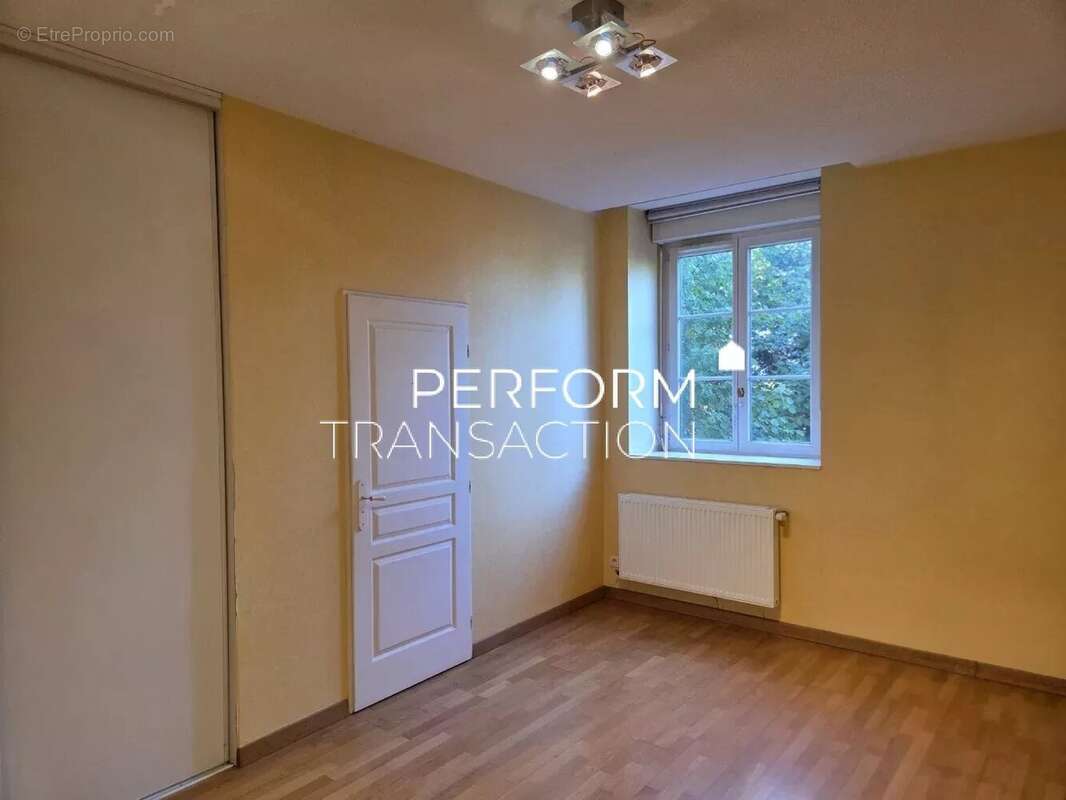 Appartement à POISAT