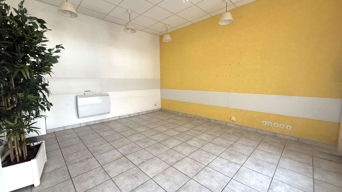 Local commercial / professionnel en RDC - Borderouge - photo 3