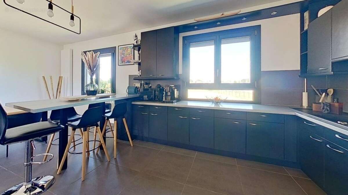 Saulon-La-Chapelle, Maison 6 pièces – 124 m²  Magnifique Terrain de 1340 m2 Piscinable - photo 6