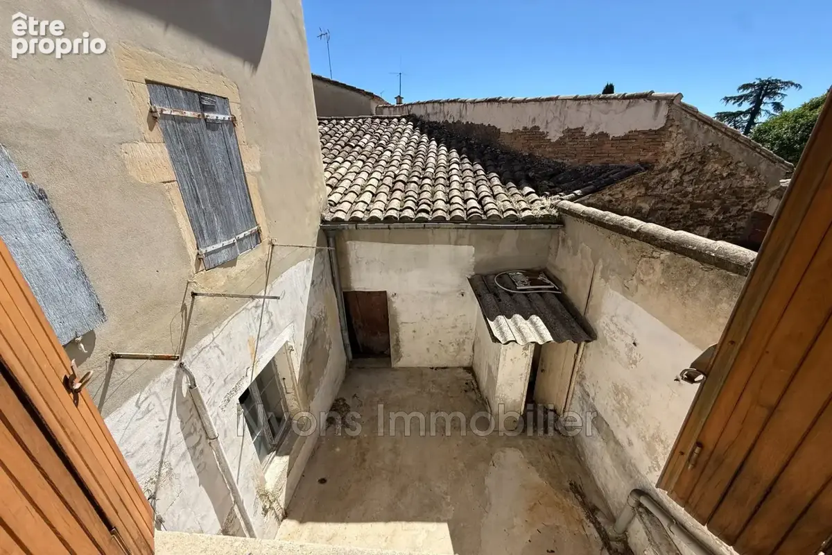 Maison à VALREAS