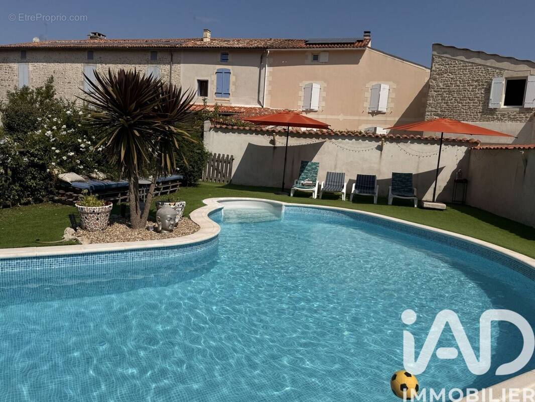Photo 1 - Maison à BERNAY-SAINT-MARTIN