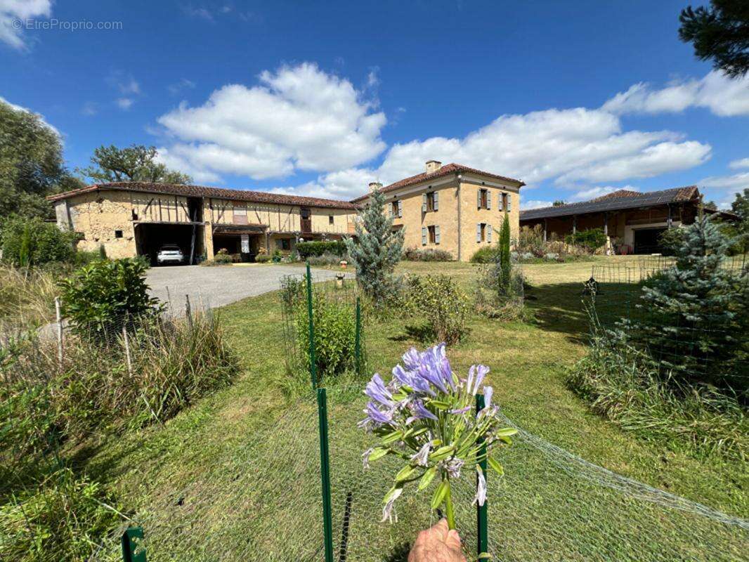 Maison à MONCORNEIL-GRAZAN