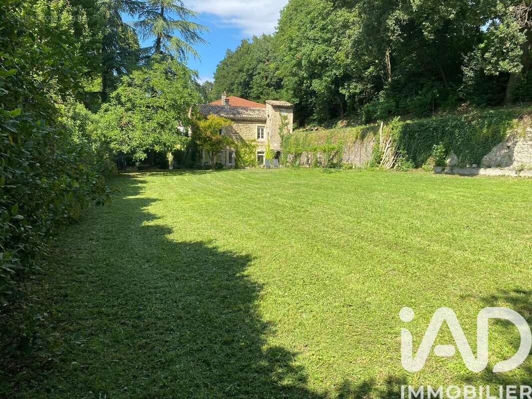 Maison 718 m² à Cliousclat  - photo 7