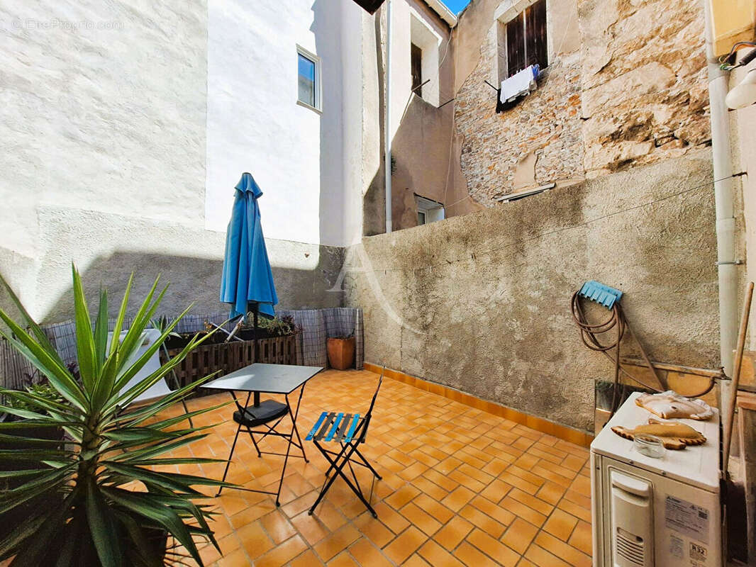 Appartement Sète 2 pièces 31 m² + cour de 16 m² - photo 4