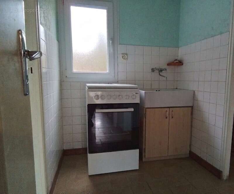 Maison à vendre corps de ferme +longère de 333 m2 au total avec vie de plain pied possible, parcelle de 1110m2, entre Rostrenen  - photo 17