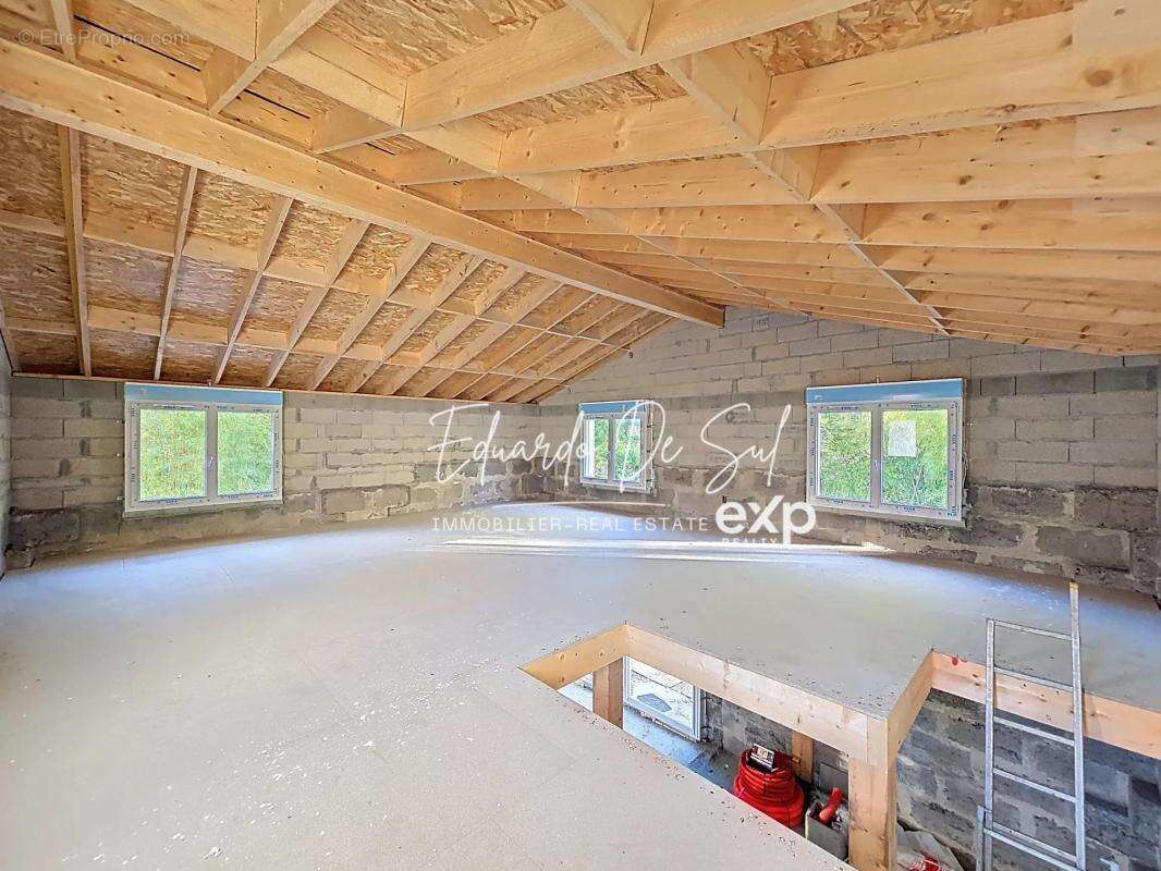 Maison à BLANQUEFORT